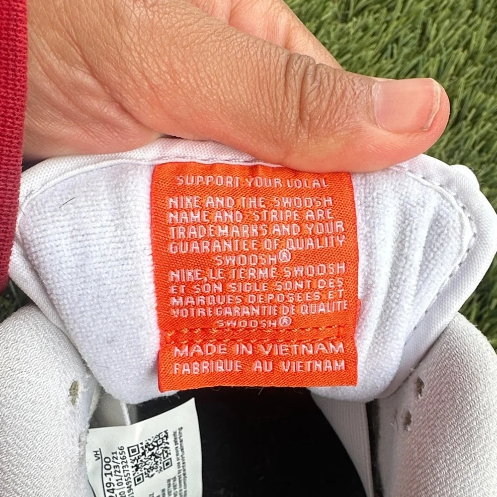 Nike tongue stain left